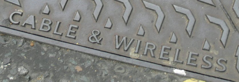 Cables i Wifi al carrer